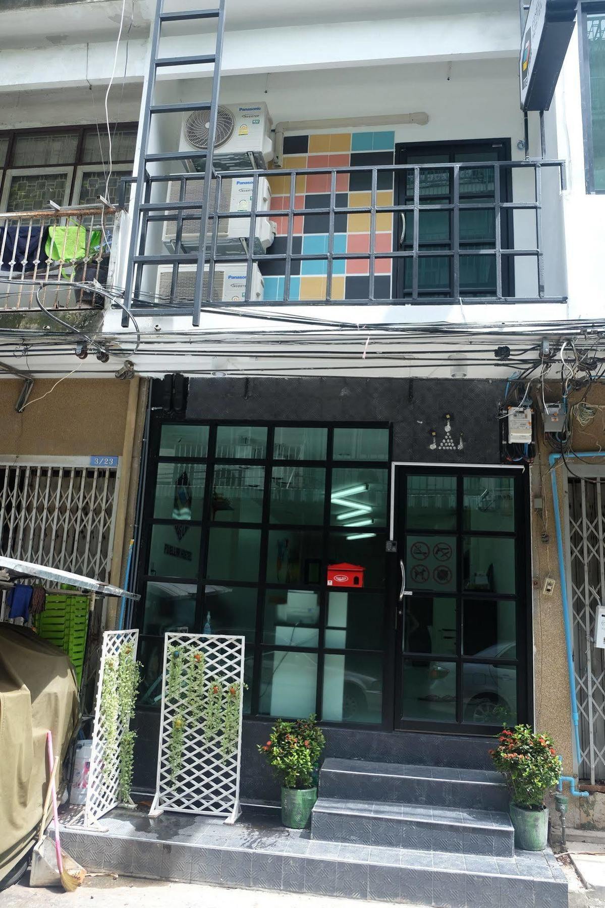 Pixellar Hostel Bangkok Exterior foto